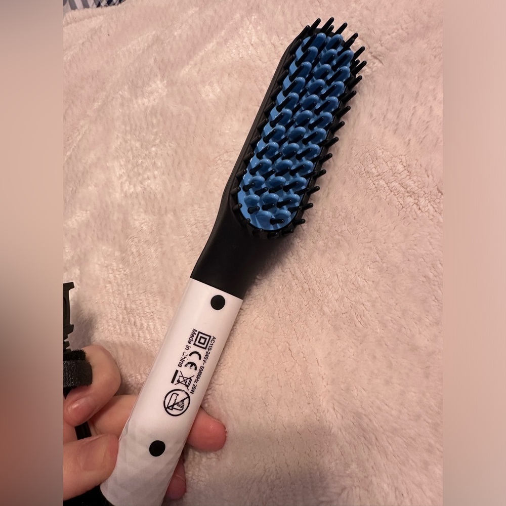Beard straightener YIBI brand new condition